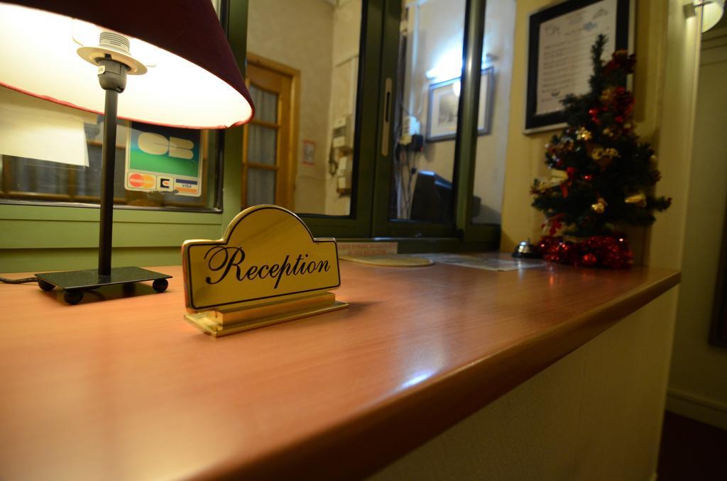 Hotel Montpellier Paris Eksteriør billede