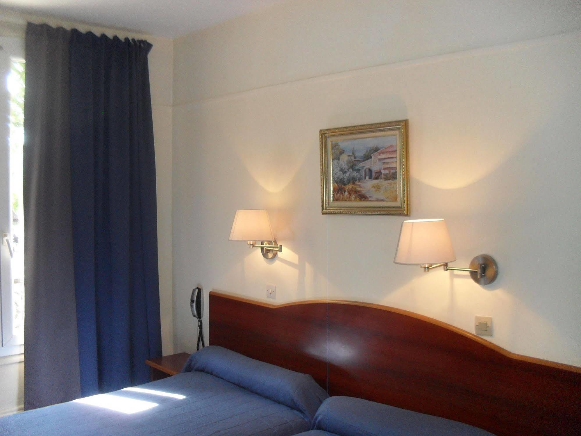 Hotel Montpellier Paris Eksteriør billede
