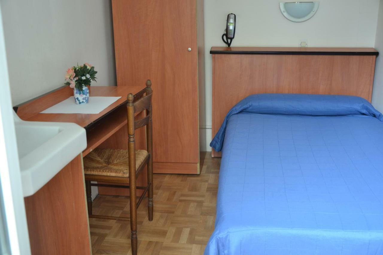 Hotel Montpellier Paris Eksteriør billede